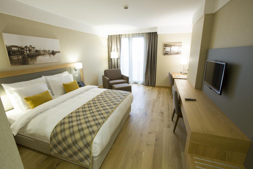 Ramada Hotel & Suites Adana Exterior photo