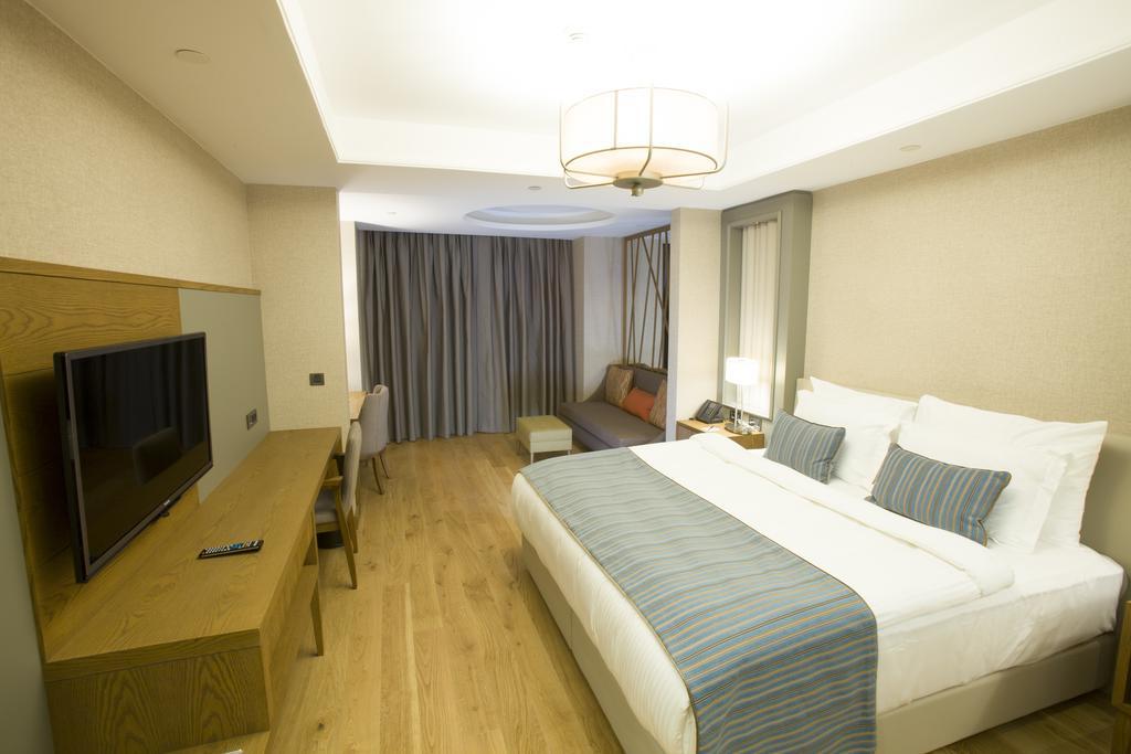 Ramada Hotel & Suites Adana Exterior photo